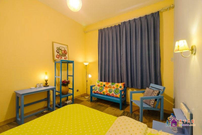 山外小楼夜听雨·蓝色大床