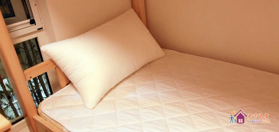 女生四人床位间(公共卫浴)