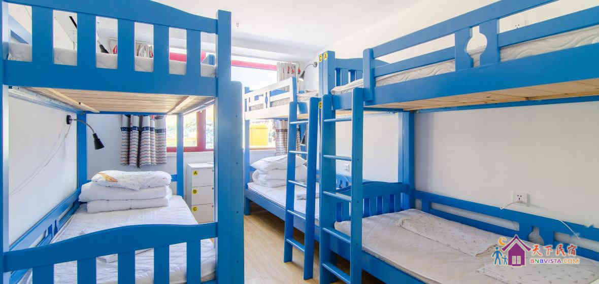 六人间女生床位
