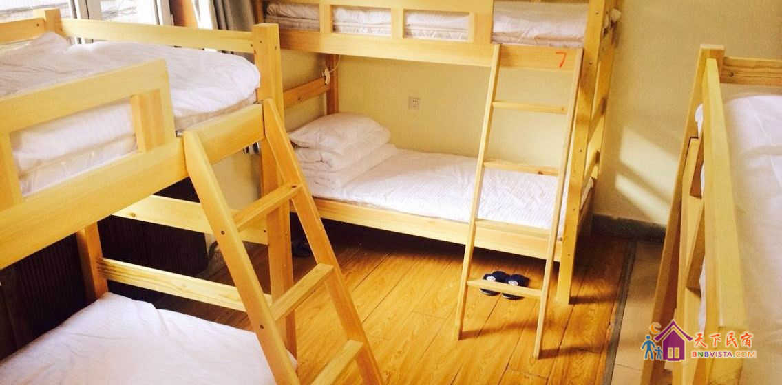 男生六人间(床位)