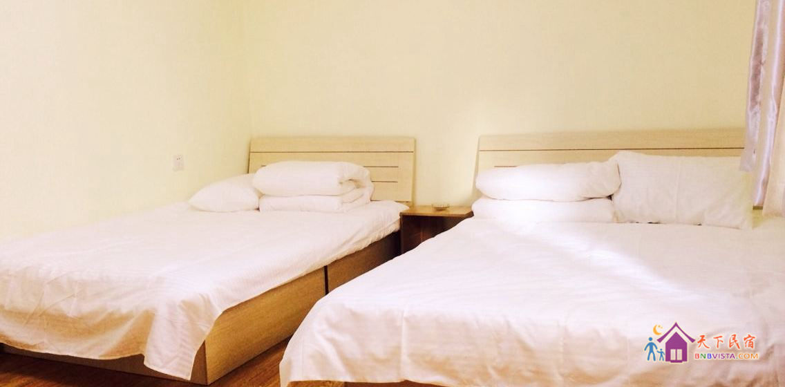 游戏主题三人间