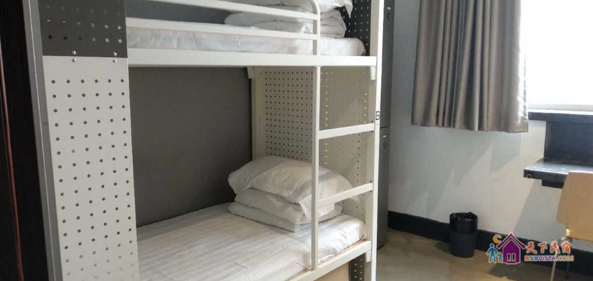 男神四人间(床位)