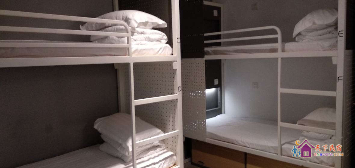 女生八人间(床位)