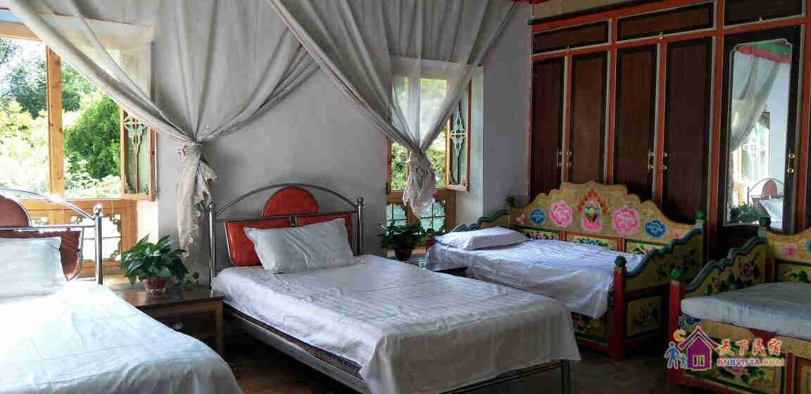 四人普通间(床位房)(公共卫浴)