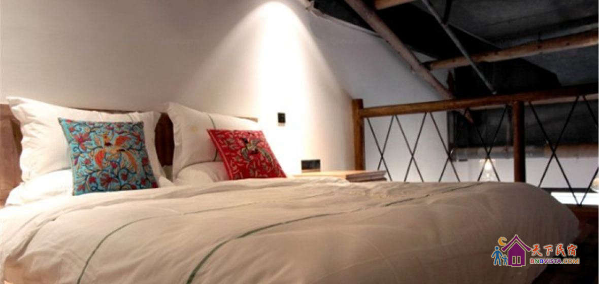 舒适阁楼两室一卫房