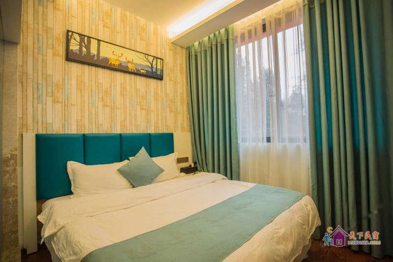 山景主题大床房