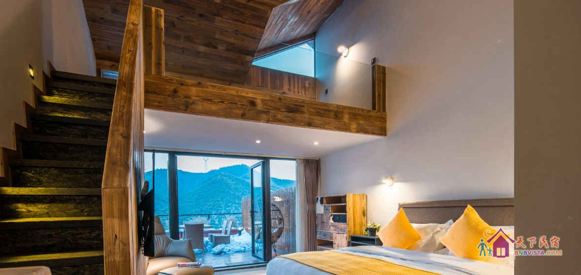 全景云质露台房A