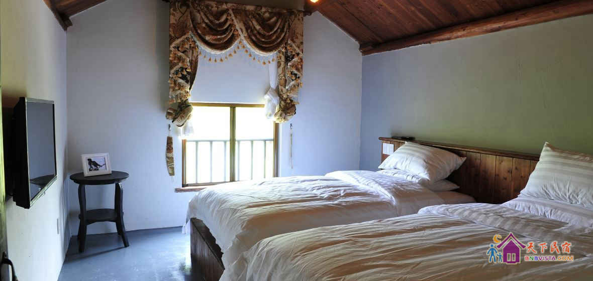 豪华庭院山景家庭套房