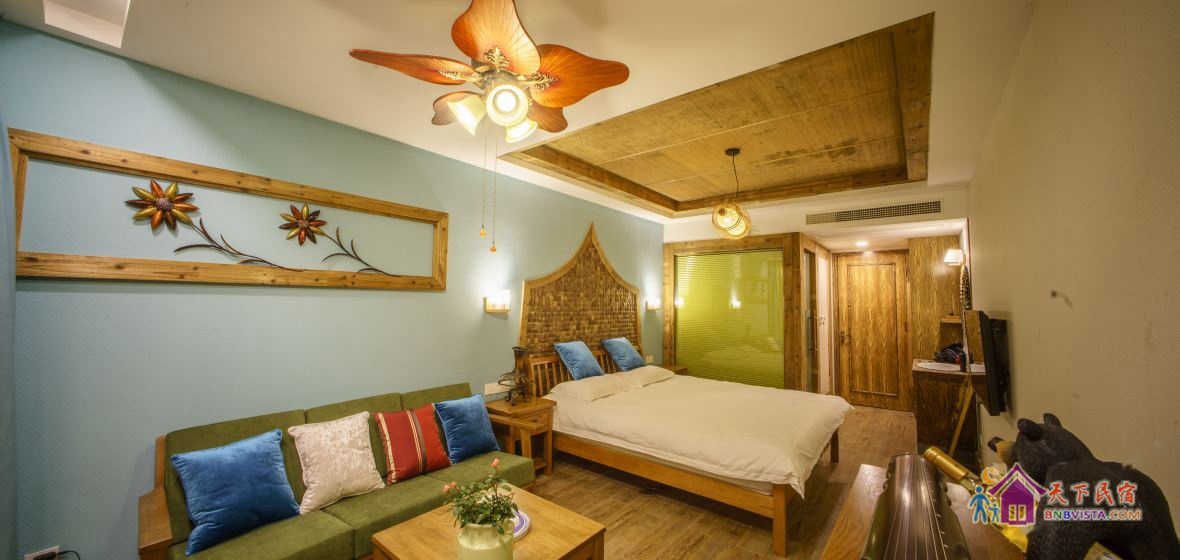 山景庭院大床房