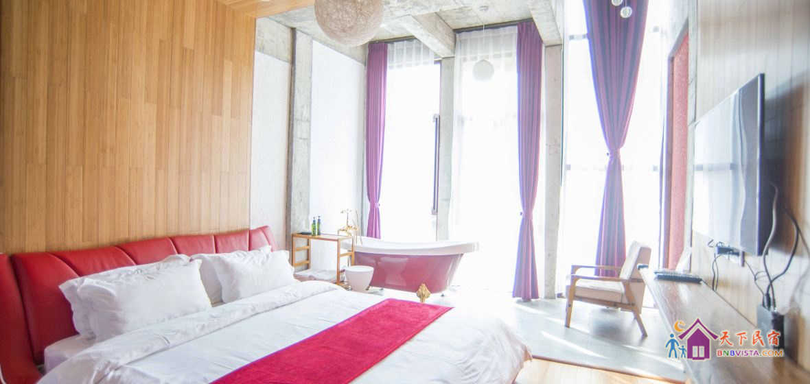 别致红色榻榻米房