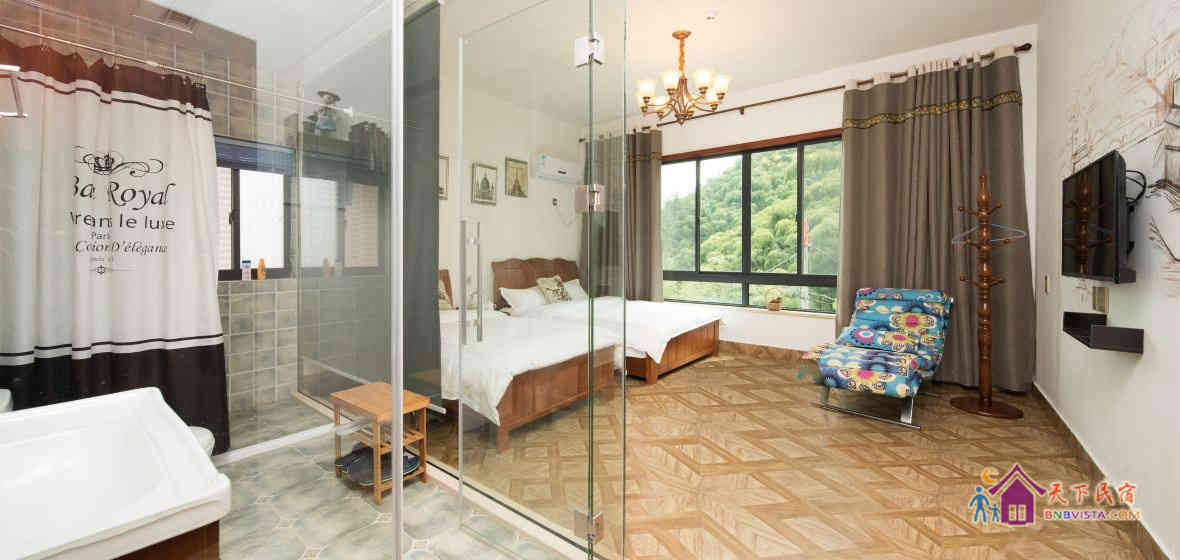 天高云淡家庭房