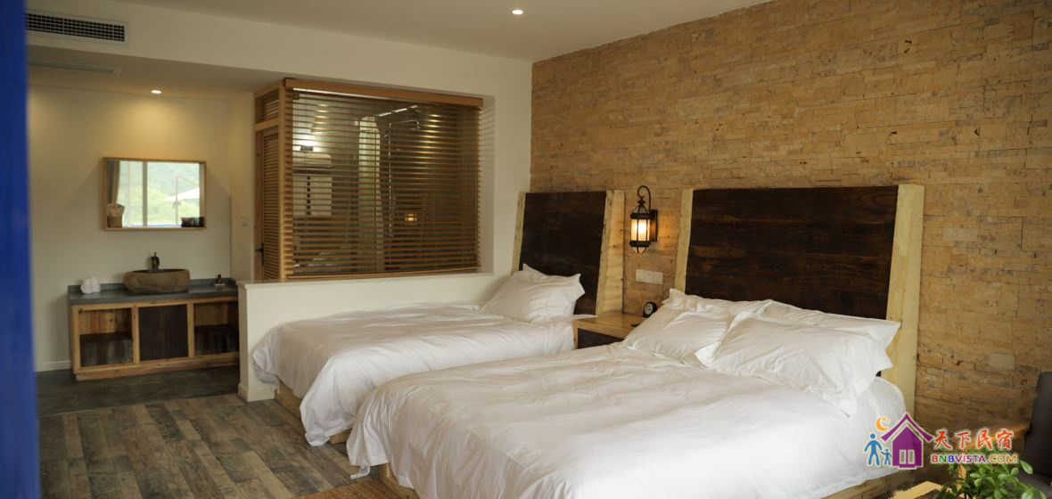 舒适山景亲子房