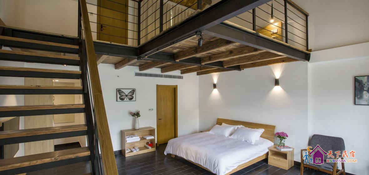 花园复式家庭房