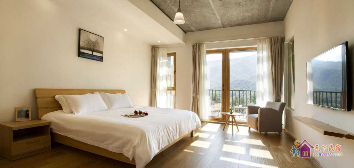 舒适山景大床房