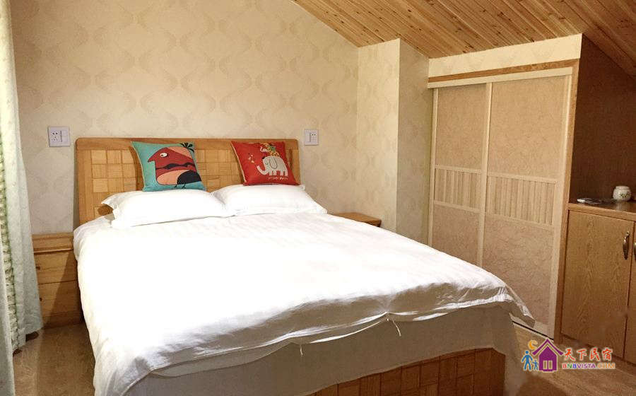 悠扬舒适阁楼房