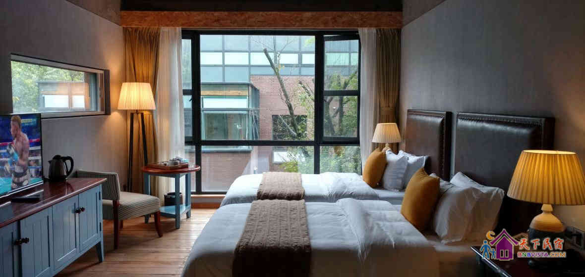 高级园景双床间