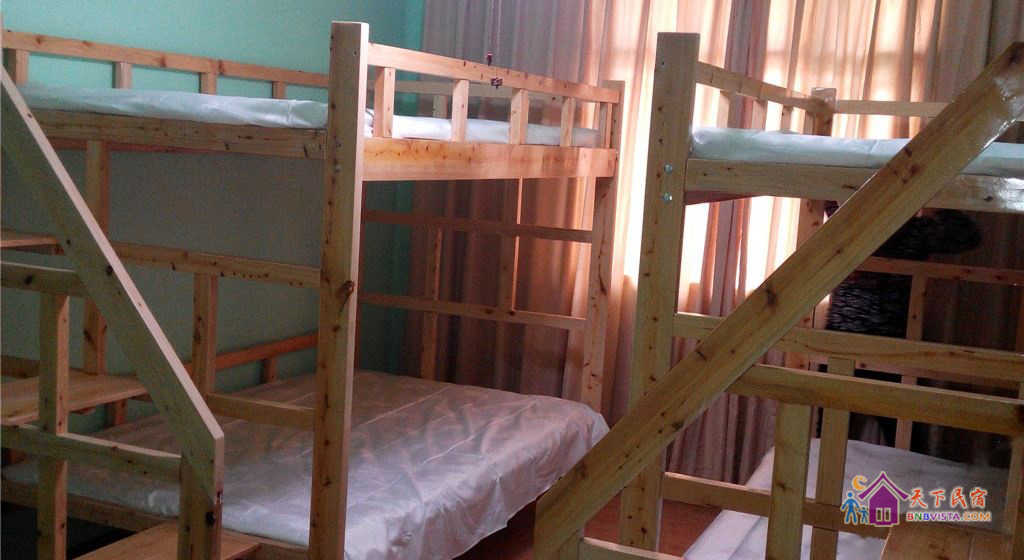 男生四人床位房