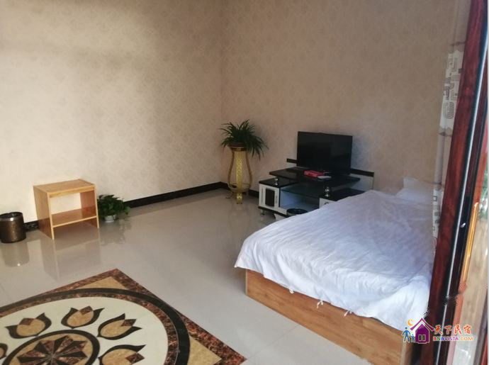 三人间(无窗)(公共卫浴)