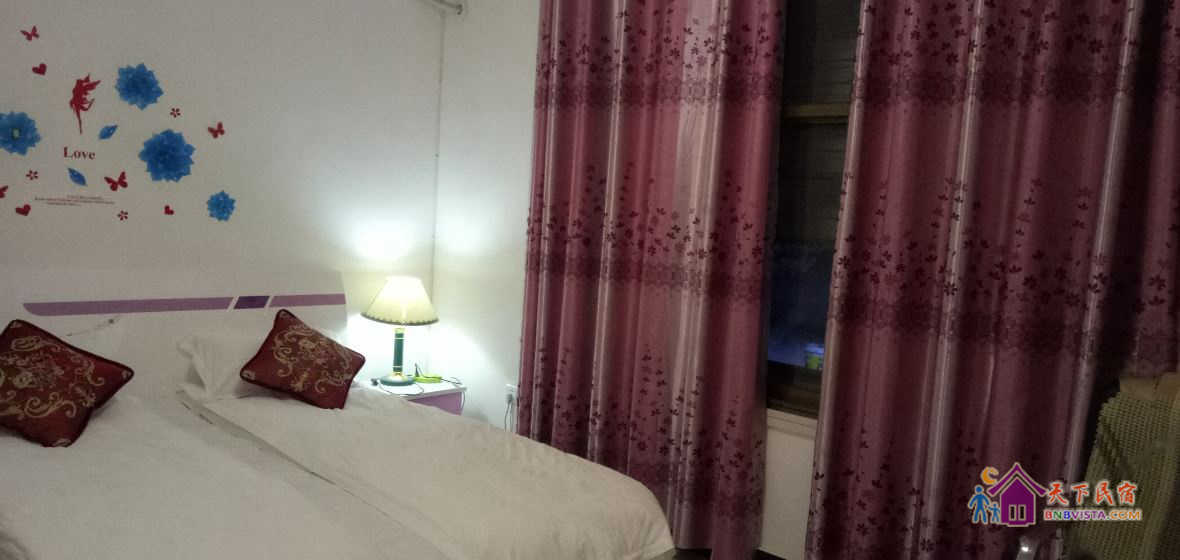 普通大床房(公共卫浴)