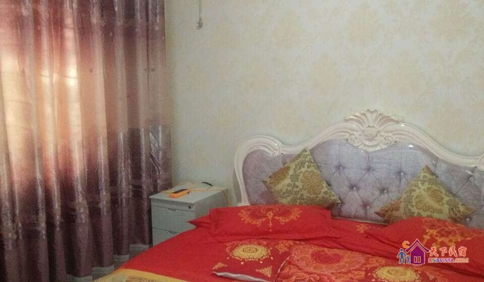 空调普通大床间(公共卫浴)