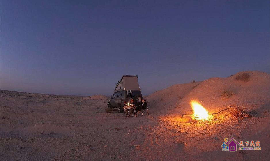 男神女神沙漠露营房