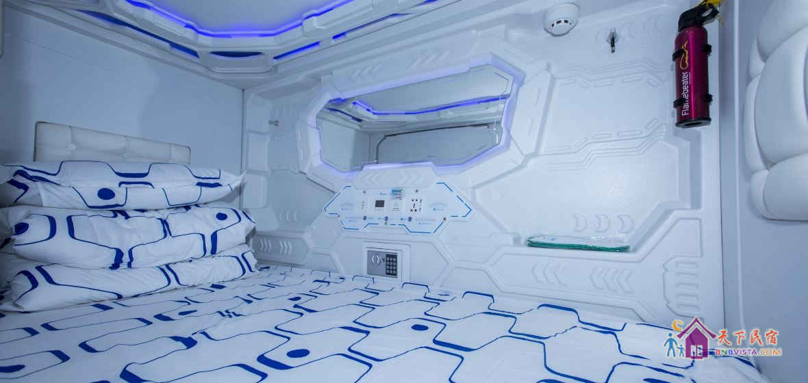 特色太空舱床位房