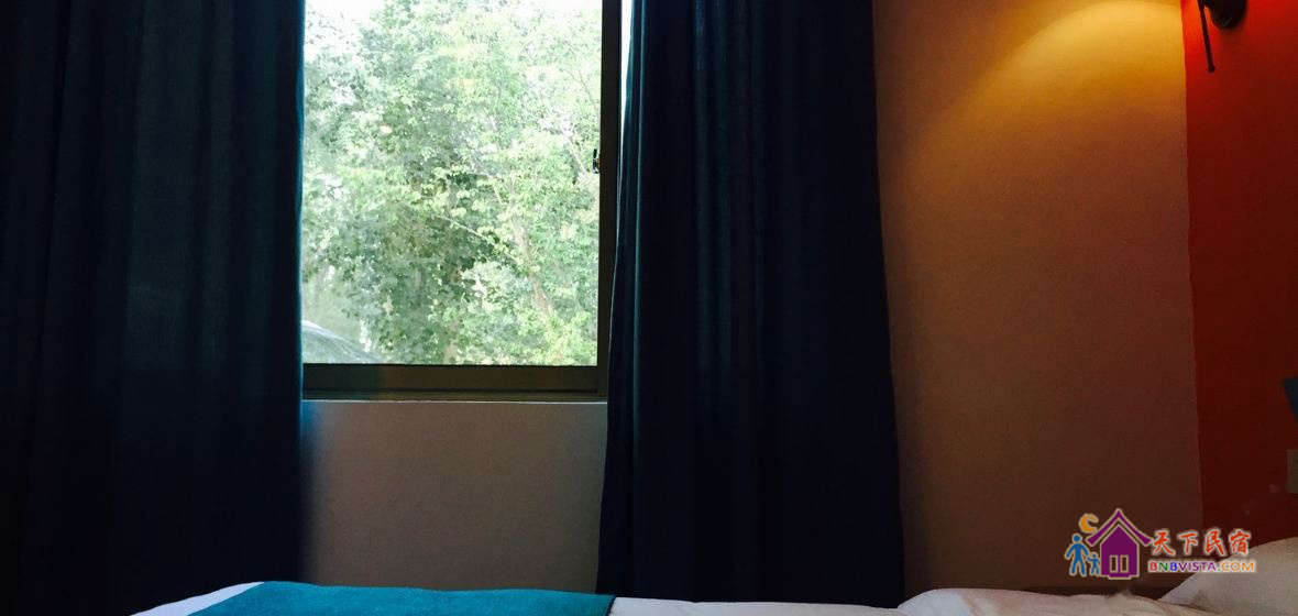 园景大床房