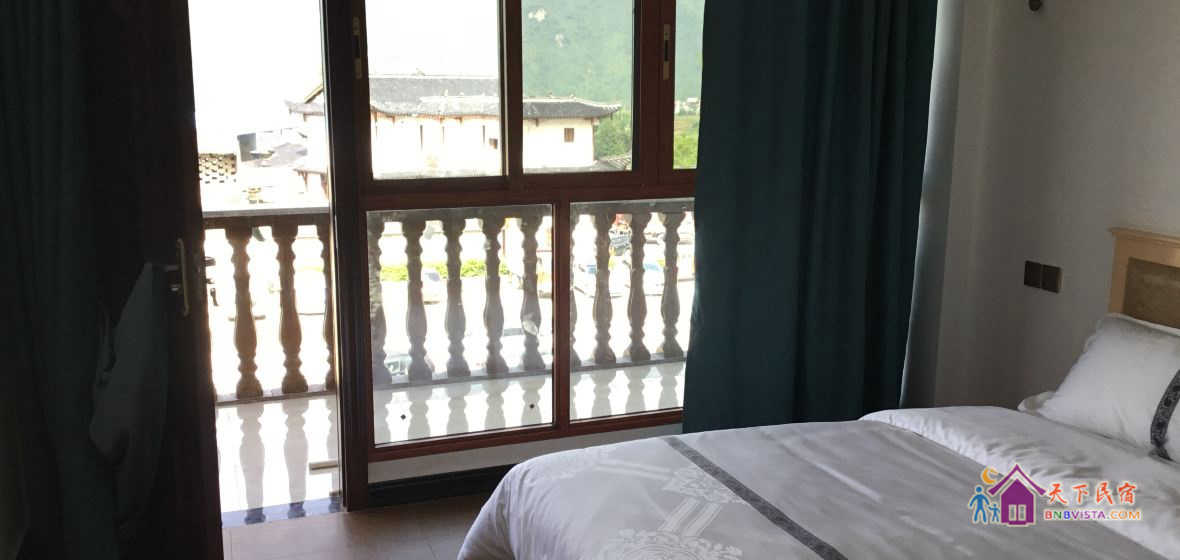 豪华山景大床房