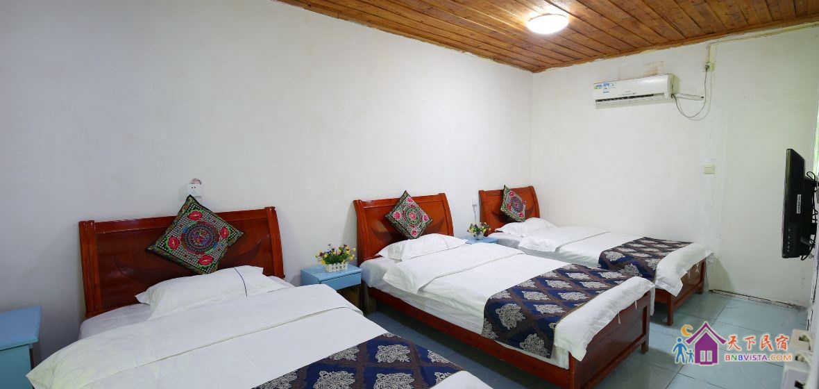 携手三人行三人间