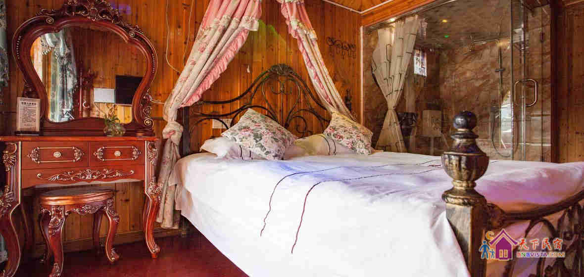 江景特色木板大床房305