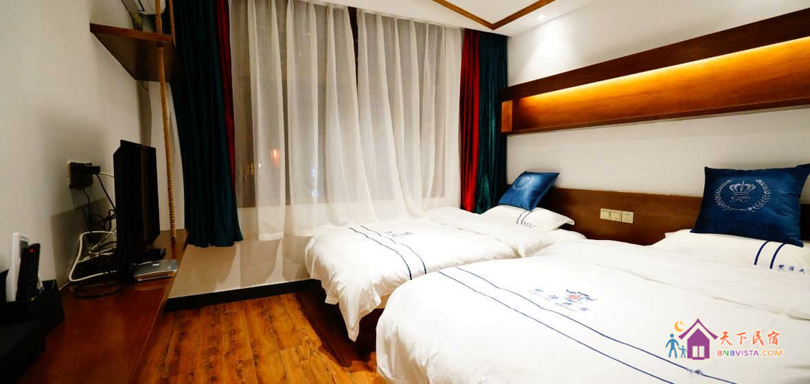 梵静.临街双标间