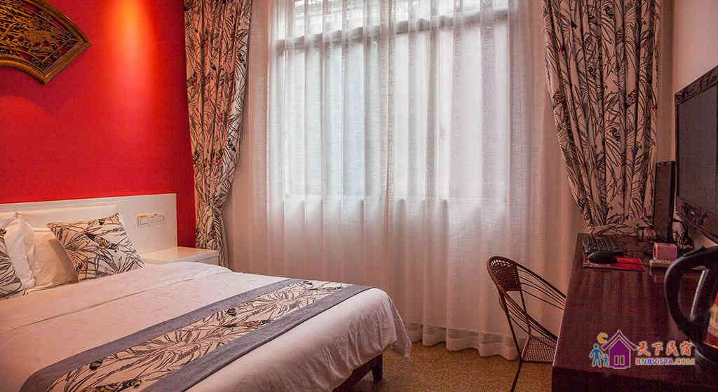 不临江温馨大床房