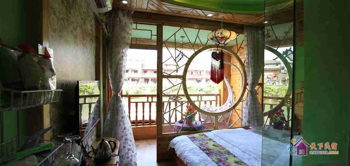 无敌江景大床房