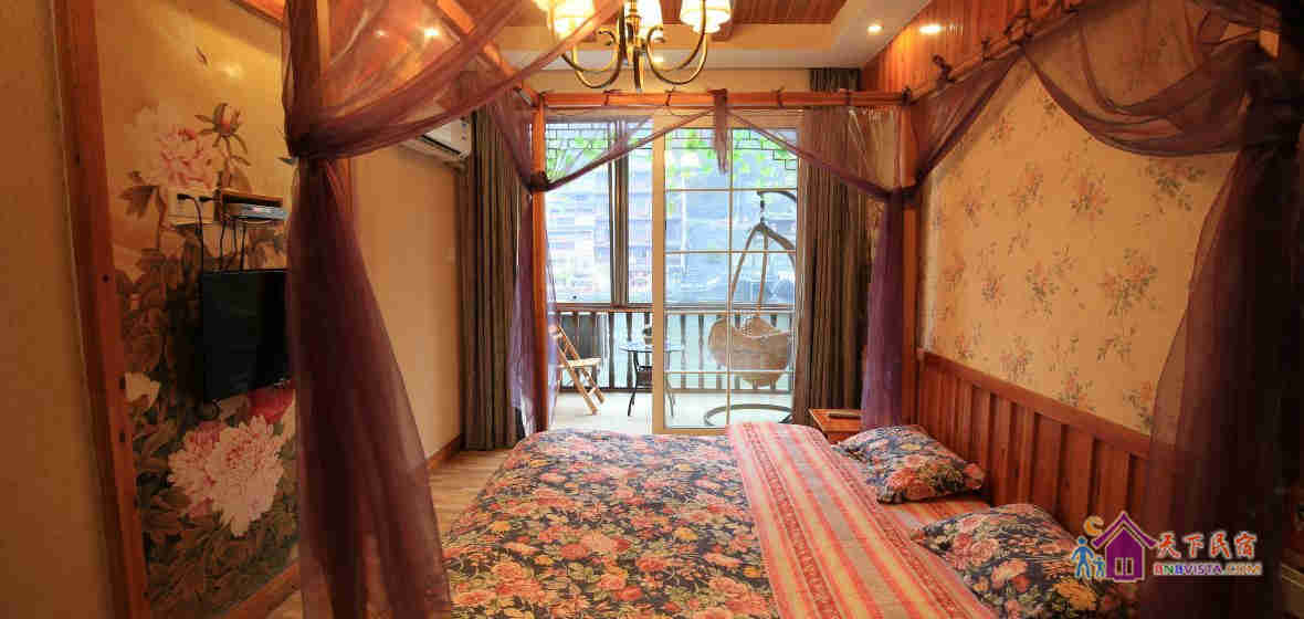 彩云追月临江阳台大床房