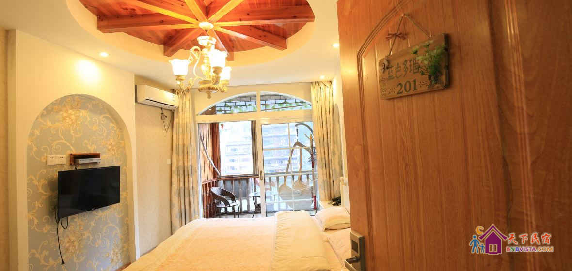 蓝色多瑙河临江阳台大床房