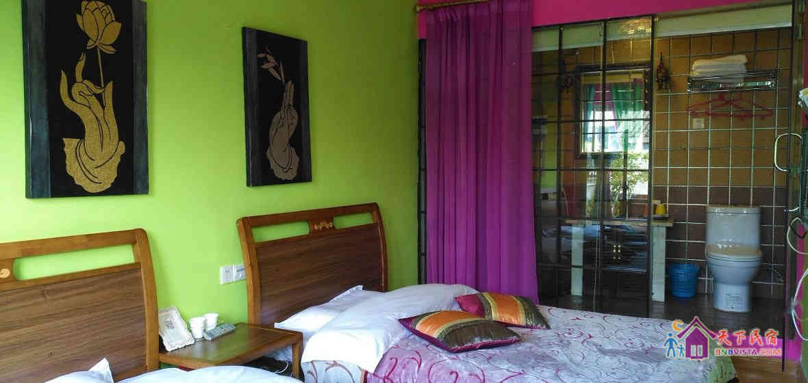 恋花·听雨双人阳台间