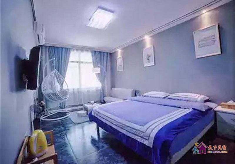 精品大床房(无窗)