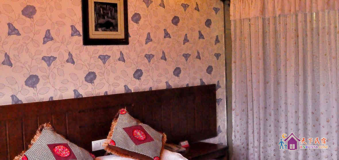 临江观景特色大床房