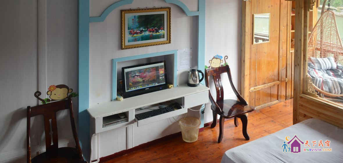 吊脚楼江景标准房102