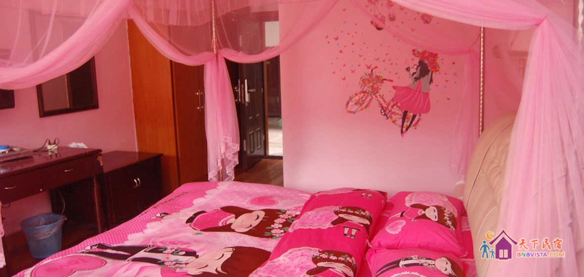 临江蜜月大床房