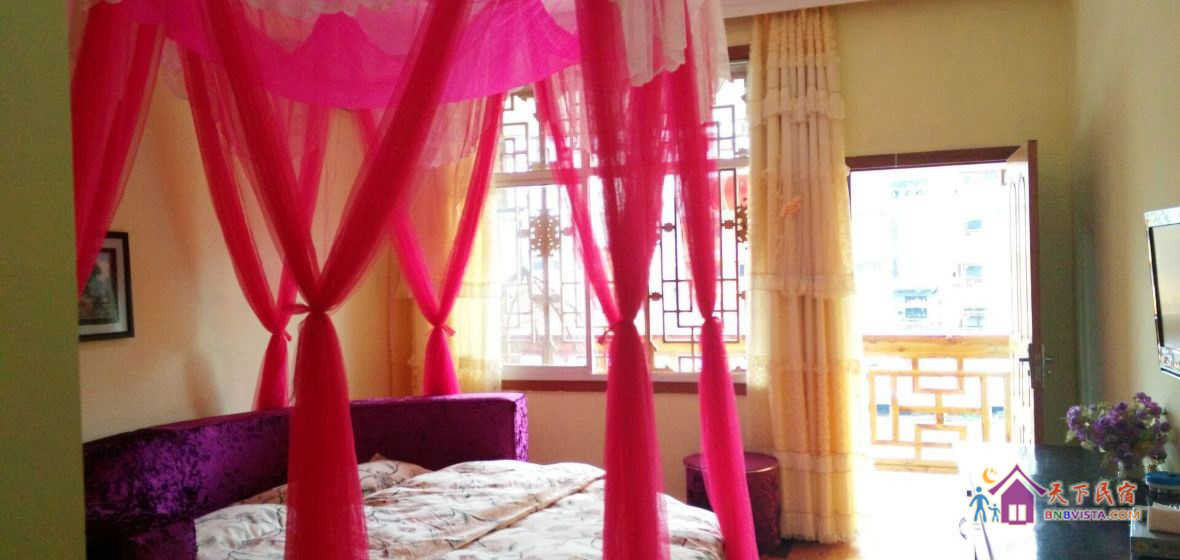 临江浪漫圆床房