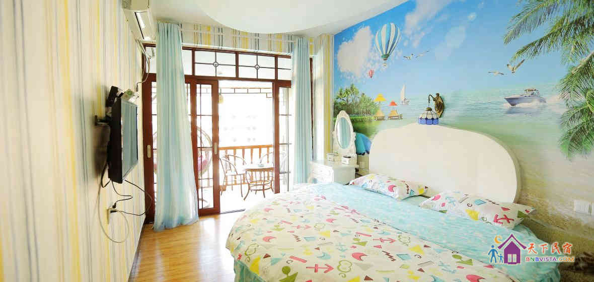 蓝谨江景圆床房