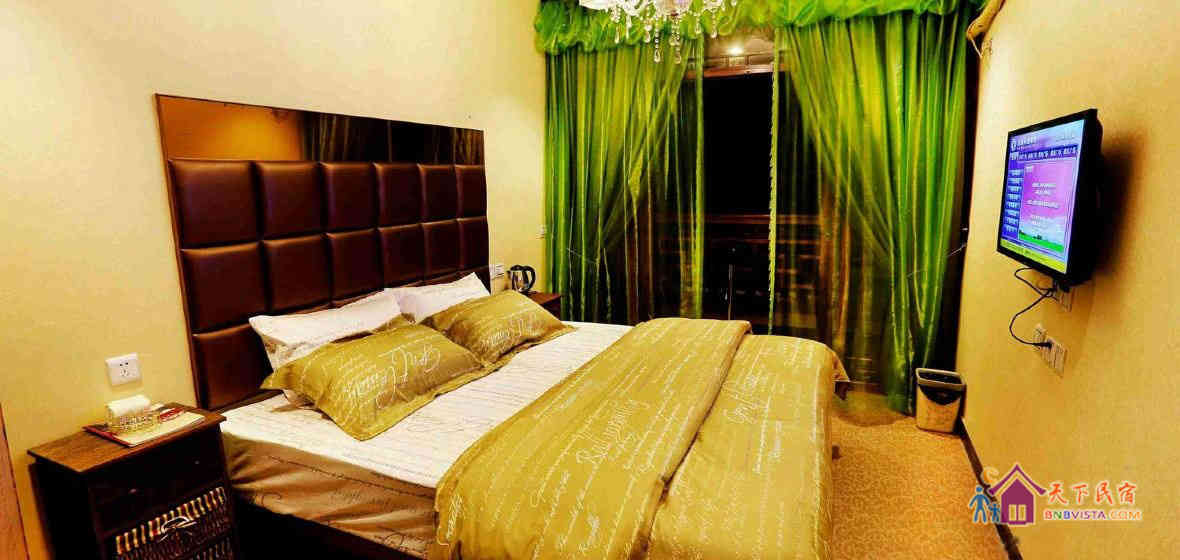 等你来临街阳台大床房