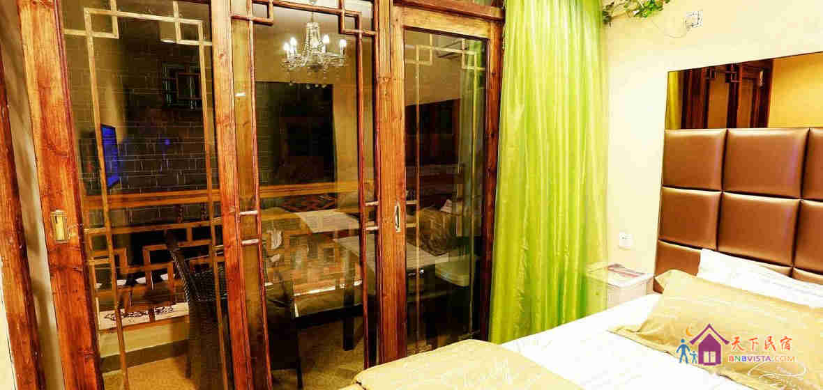 等你来临街阳台双床房