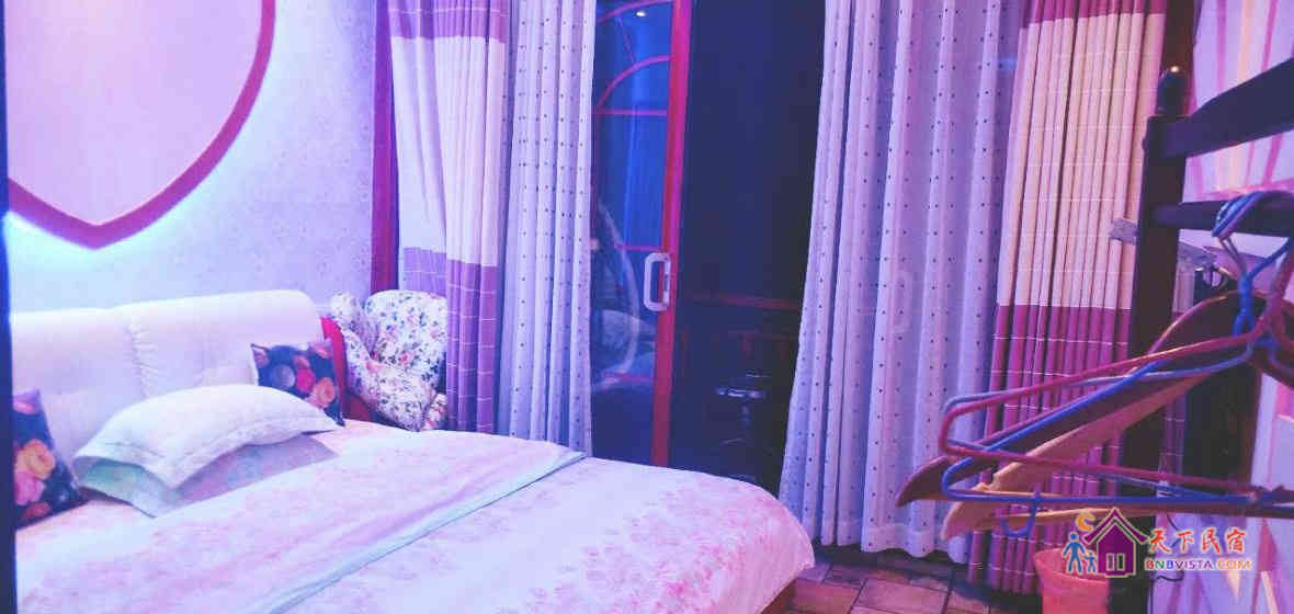 浪漫满屋独立阳台大床房