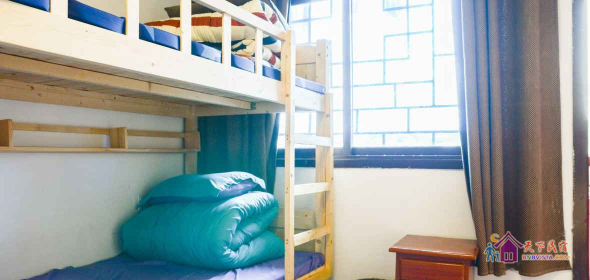 山岚101阶分望城店男生六人床位房