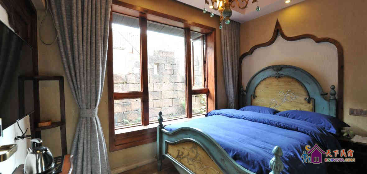 苗疆边墙不临江大床房