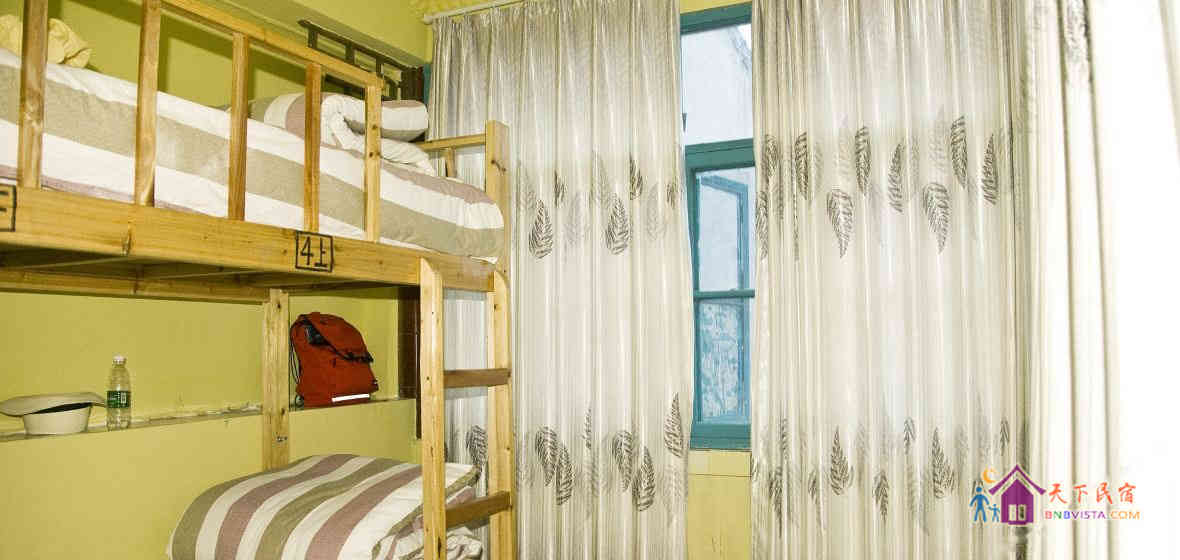 B302六人女生间(按床位卖)