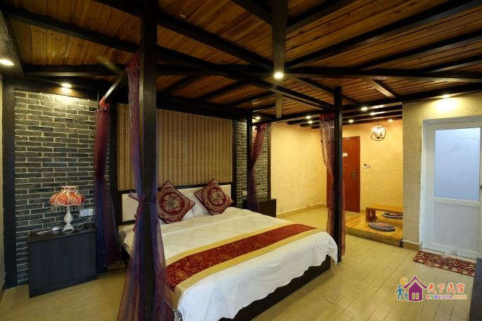 宫庭蜜月阳台大床房