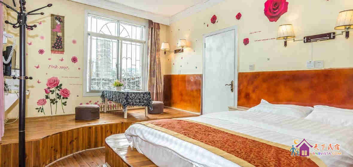 榻榻米甜蜜情侣房